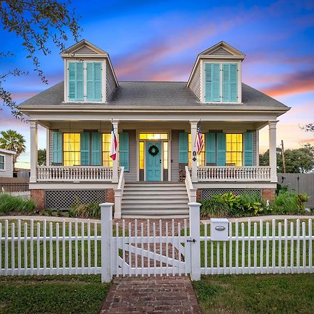 Historic 1871 Coastal Breeze With Heated Pool - Restoring Galveston Villa Eksteriør billede