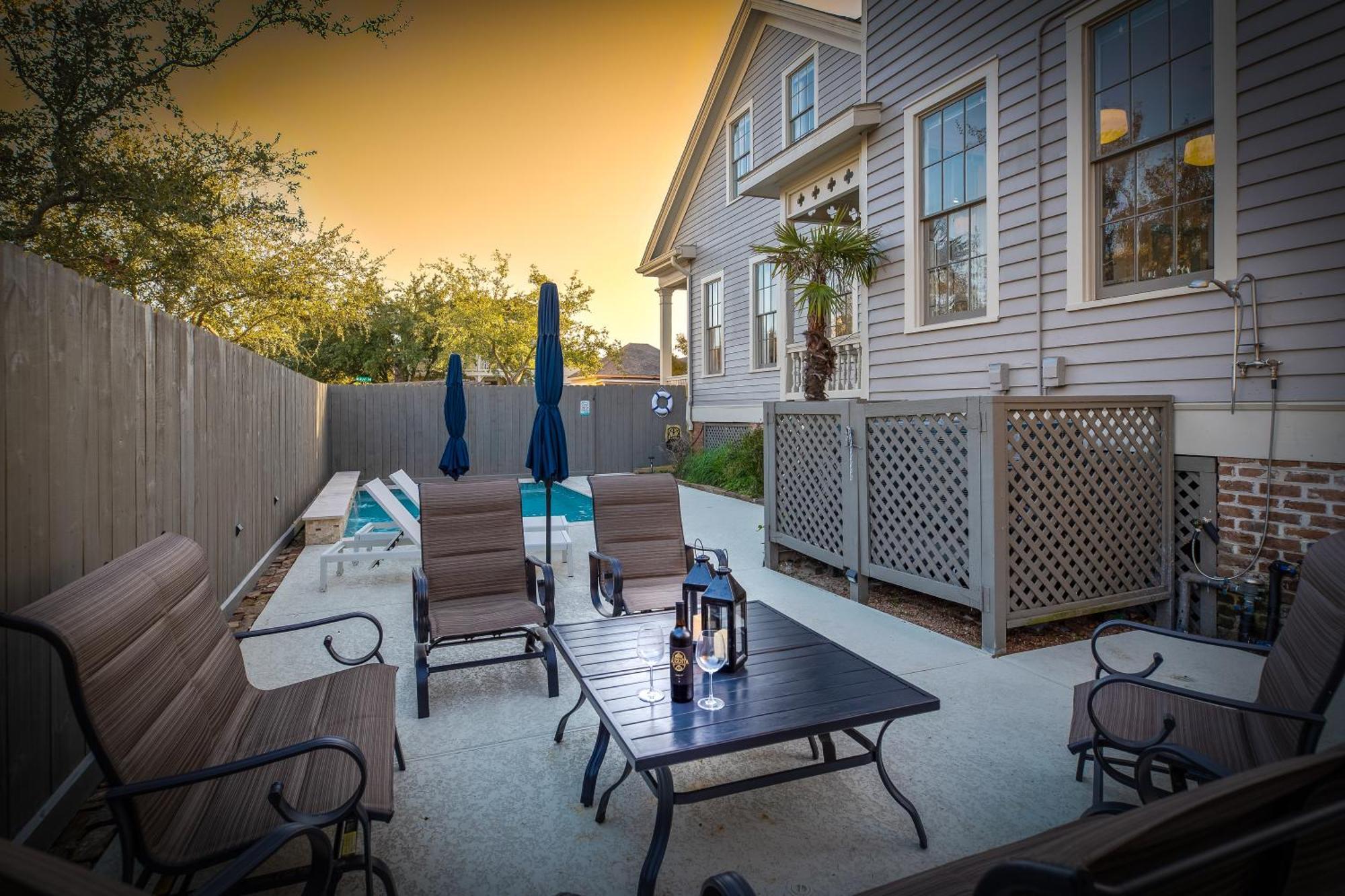 Historic 1871 Coastal Breeze With Heated Pool - Restoring Galveston Villa Eksteriør billede