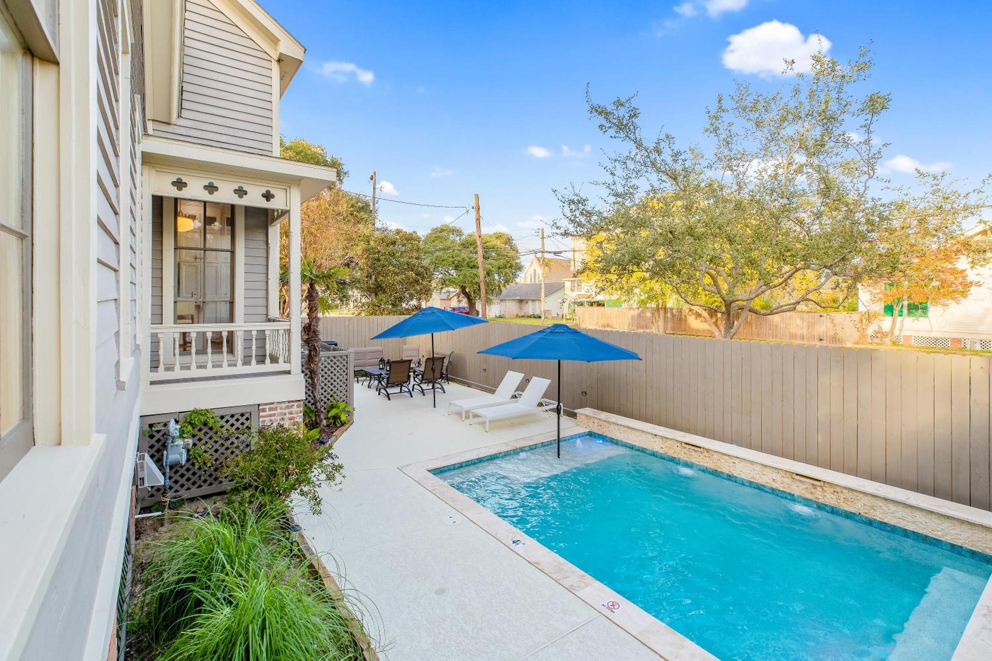 Historic 1871 Coastal Breeze With Heated Pool - Restoring Galveston Villa Eksteriør billede