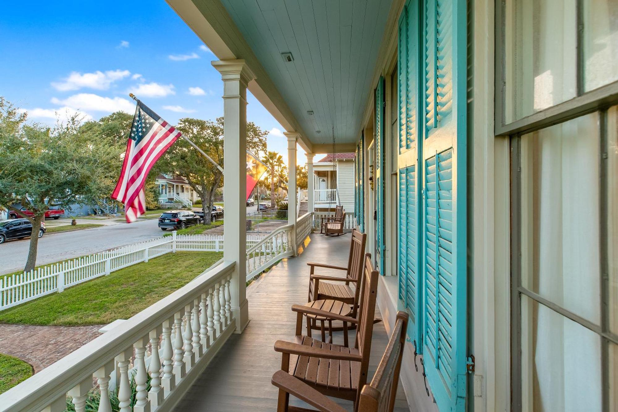Historic 1871 Coastal Breeze With Heated Pool - Restoring Galveston Villa Eksteriør billede